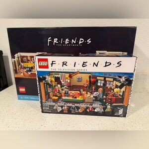 Lego new in box FRIENDS Central Perk and Apartment combo.